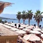 Coral & Radhimë