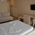 Coral & 4*