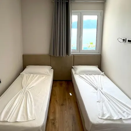 Hotel Coral & Radhimë