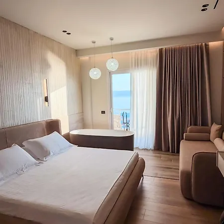 Coral & 4* Radhimë