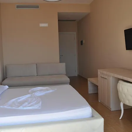 Coral Hotel & Resort Radhime