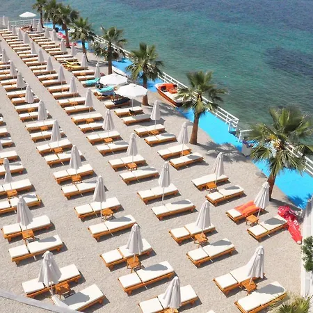 Coral & Hotel Radhimë