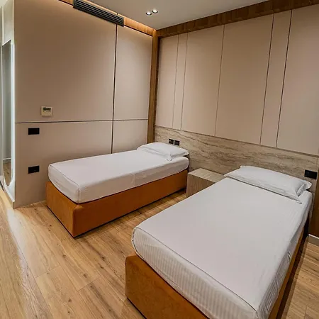 Coral & 4* Radhimë