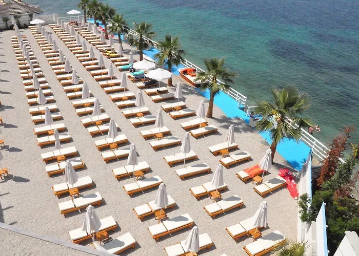 Coral & Hotel Radhimë